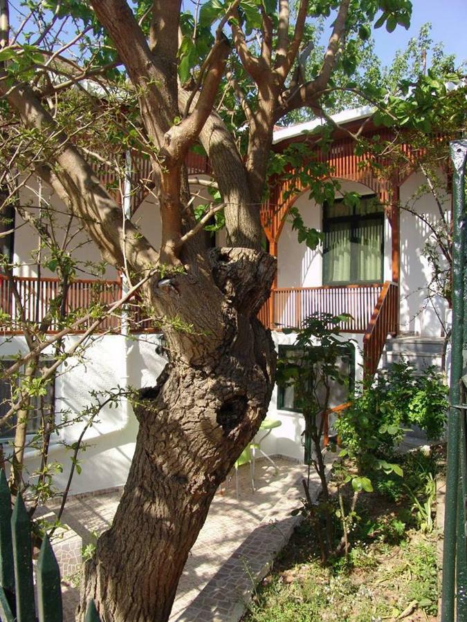 Orhan Kutbayin Evi Adalar Exterior foto